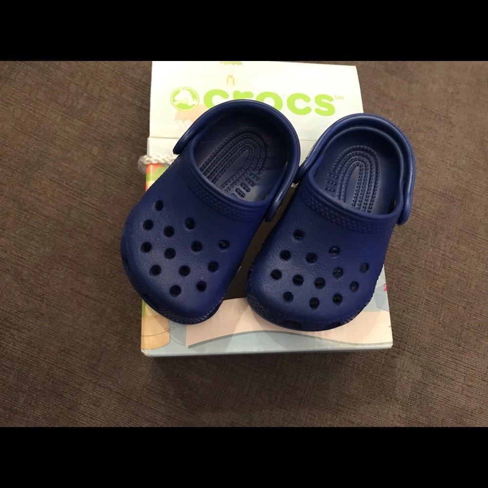 Children’s Crocs littles, size c2/3, blue